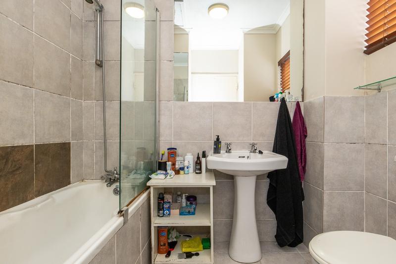 1 Bedroom Property for Sale in Claremont Western Cape
